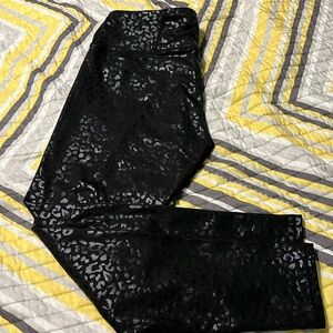 Kimberly size large capris, 92% polyester 8% spandex